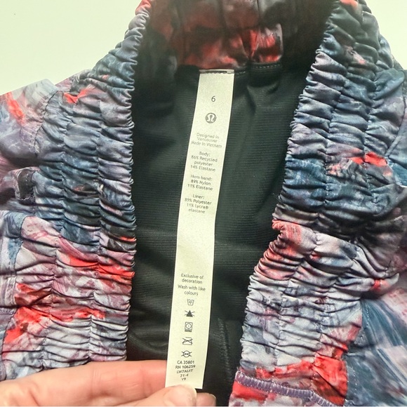 NWT LuluLemon Hotty Hot LR Short 4” Lined Atmospheric Purple sz 6 - Picture 4 of 8